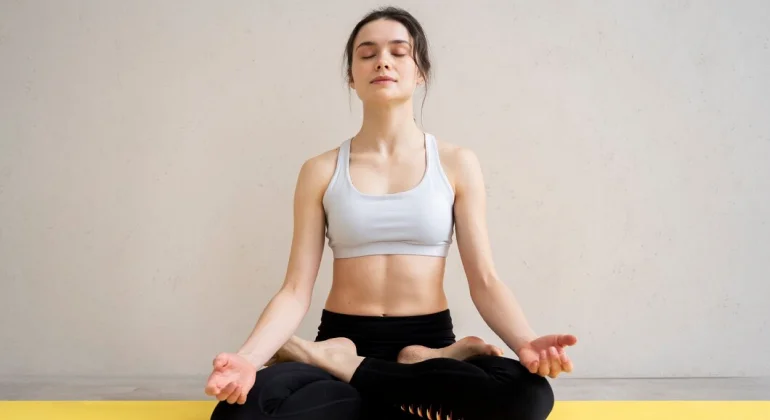 Posture Yoga : The Path to Perfect Posture